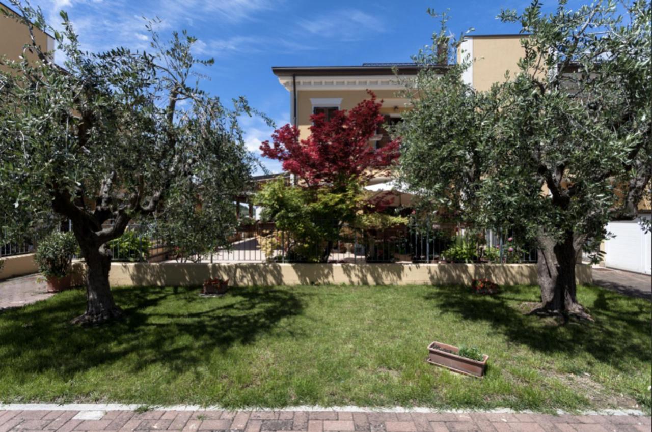 Ferienwohnung Relax In Collina Misano Adriatico Exterior foto